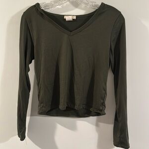 Hunter green slightly cropped long sleeve top